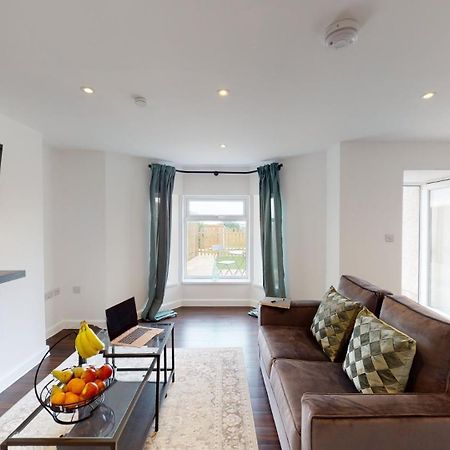 Stylish Apartment W/ Private Garden - Dog Friendly Newport  Zewnętrze zdjęcie