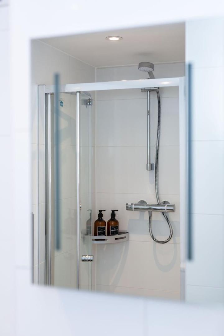 Stylish Apartment W/ Private Garden - Dog Friendly Newport  Zewnętrze zdjęcie