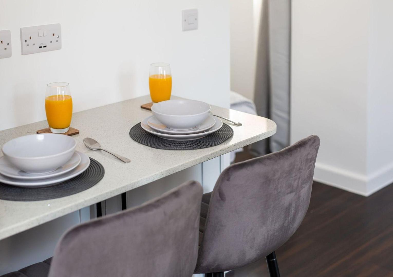 Stylish Apartment W/ Private Garden - Dog Friendly Newport  Zewnętrze zdjęcie