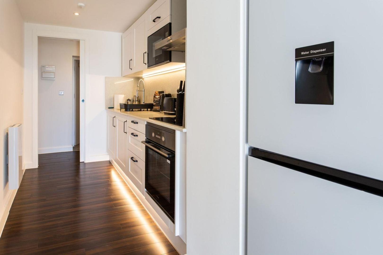 Stylish Apartment W/ Private Garden - Dog Friendly Newport  Zewnętrze zdjęcie