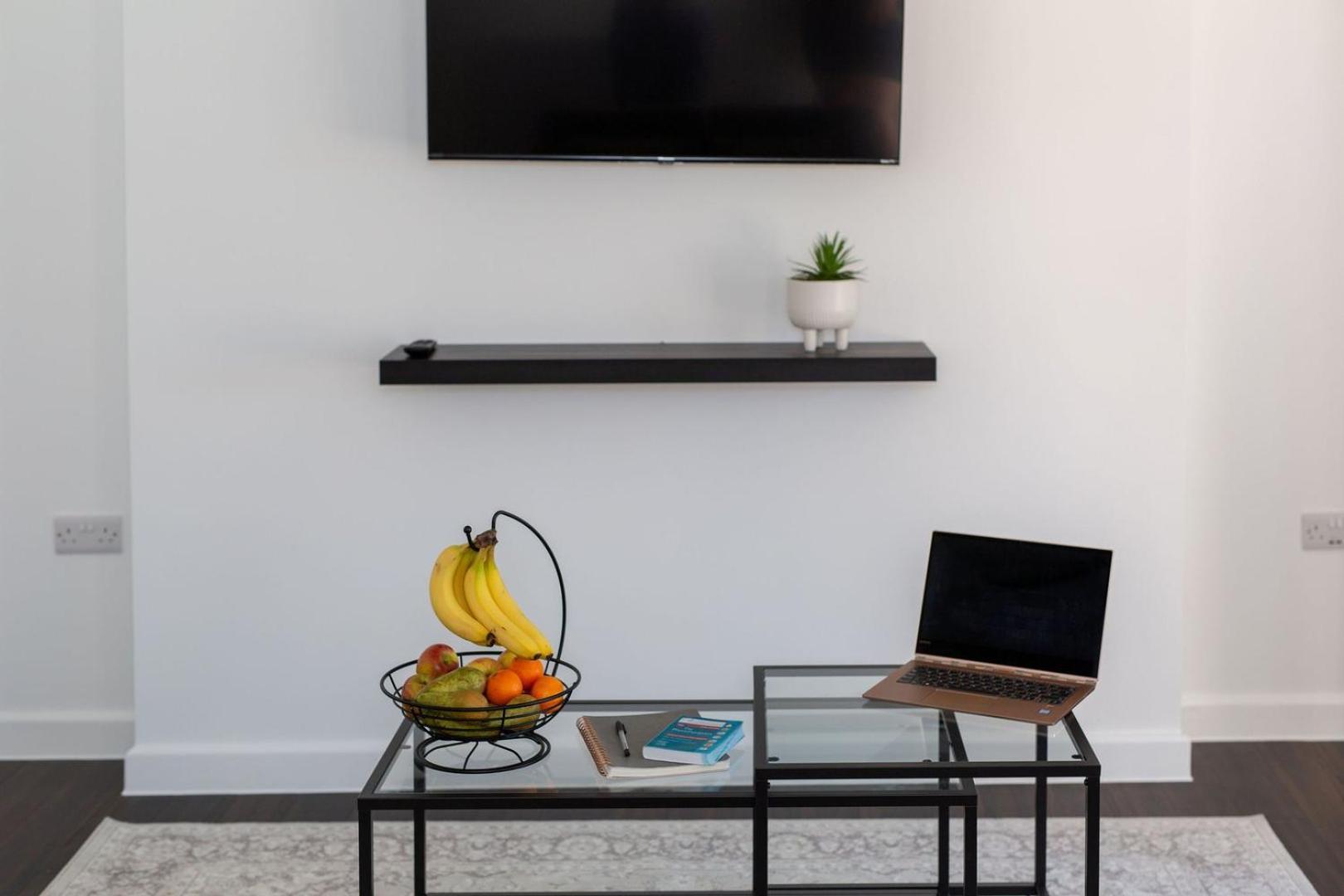 Stylish Apartment W/ Private Garden - Dog Friendly Newport  Zewnętrze zdjęcie