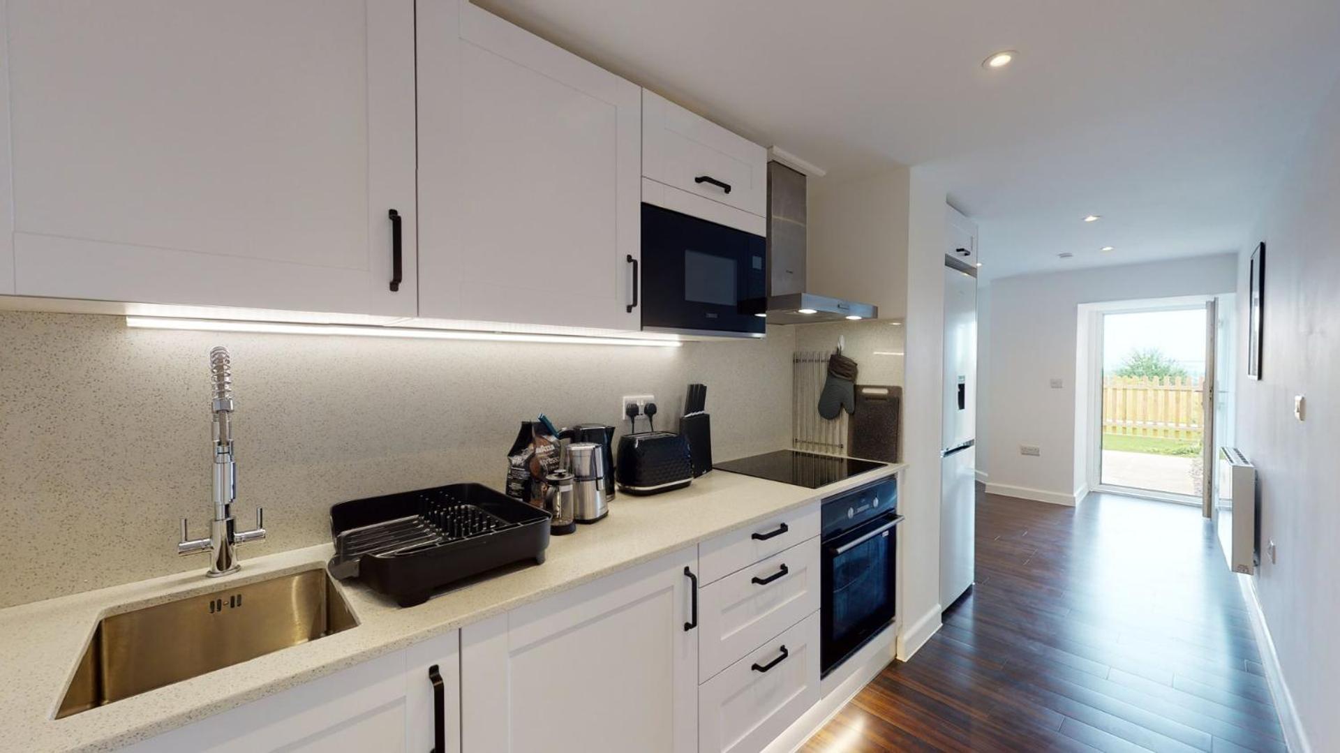 Stylish Apartment W/ Private Garden - Dog Friendly Newport  Zewnętrze zdjęcie