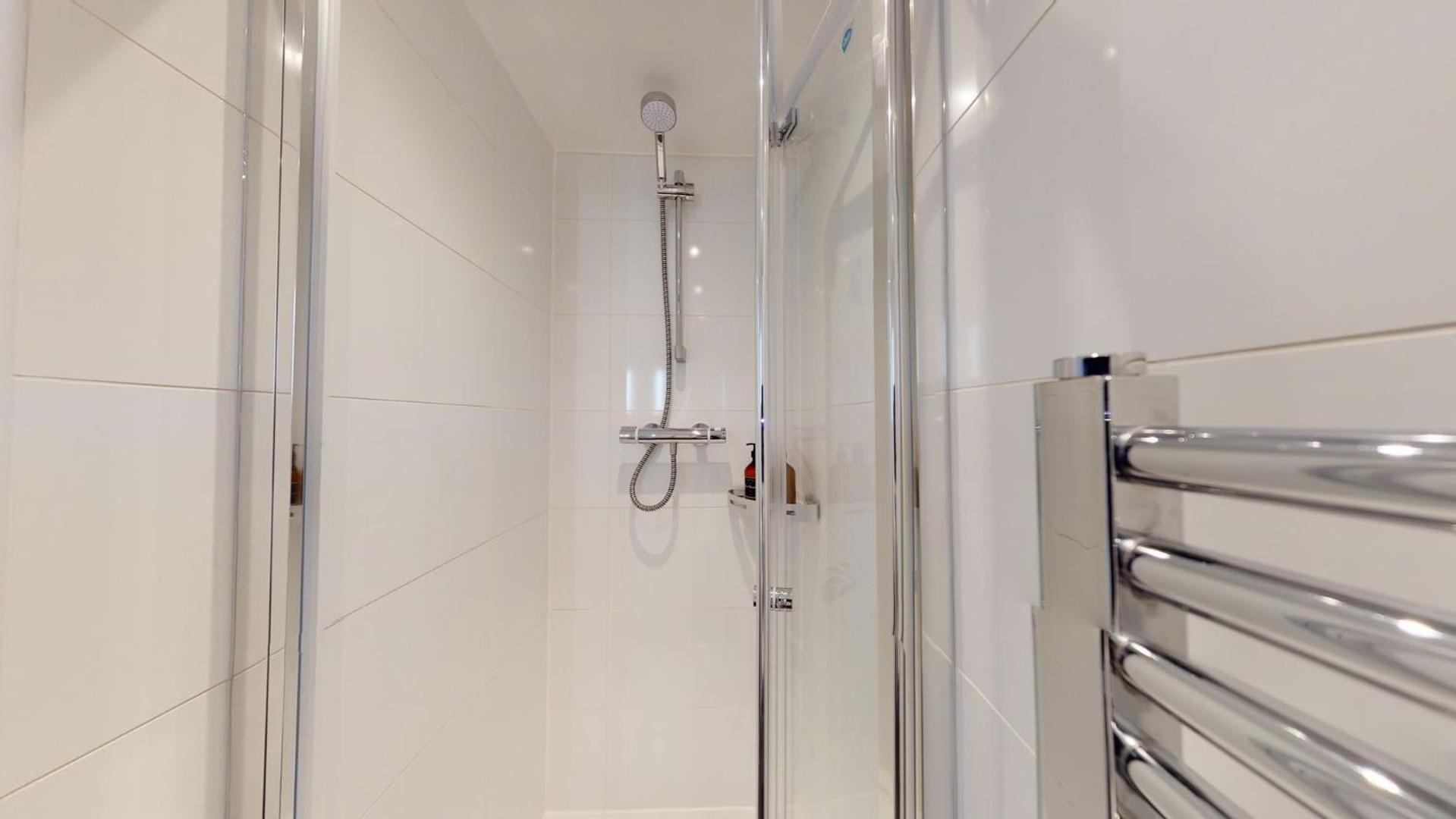 Stylish Apartment W/ Private Garden - Dog Friendly Newport  Zewnętrze zdjęcie