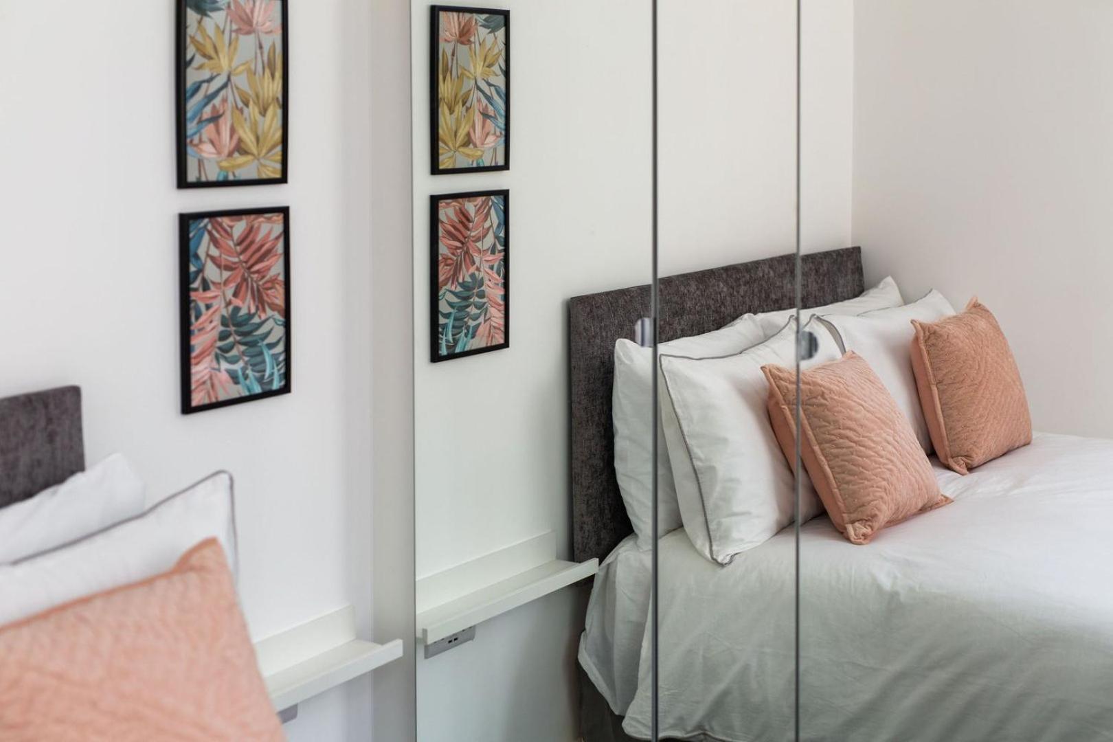 Stylish Apartment W/ Private Garden - Dog Friendly Newport  Zewnętrze zdjęcie