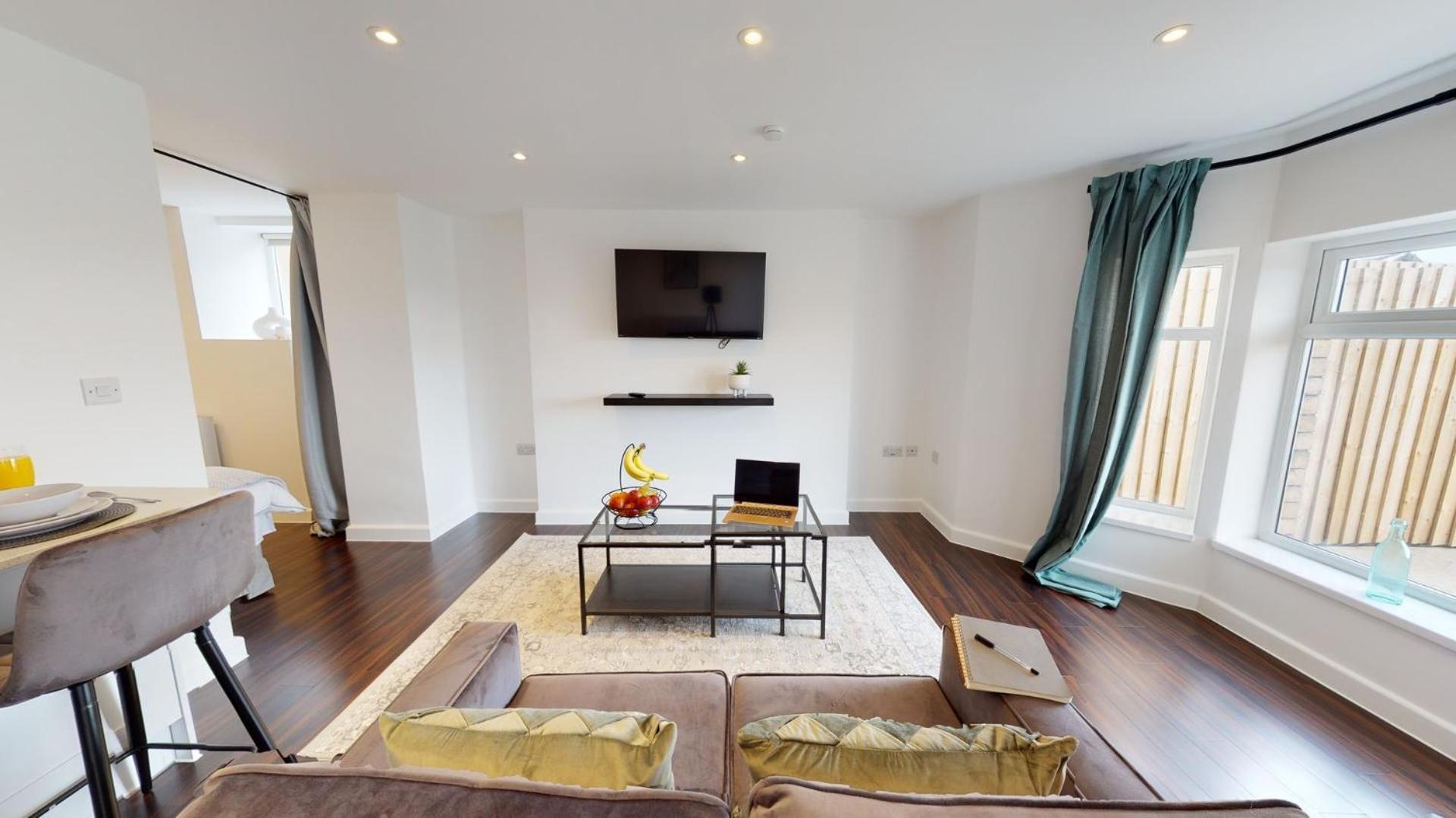 Stylish Apartment W/ Private Garden - Dog Friendly Newport  Zewnętrze zdjęcie