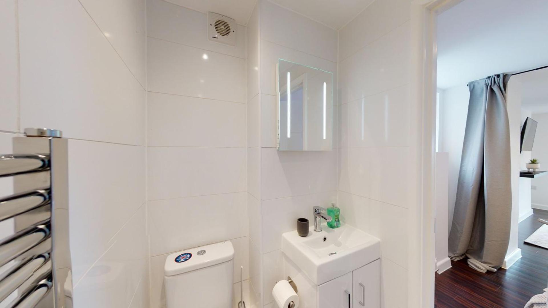 Stylish Apartment W/ Private Garden - Dog Friendly Newport  Zewnętrze zdjęcie